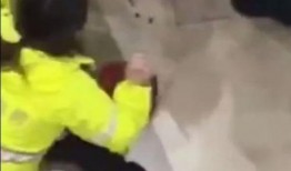 网友爆料坠楼视频真实图片,坠楼事件惊心动魄，现场图片曝光令人揪心